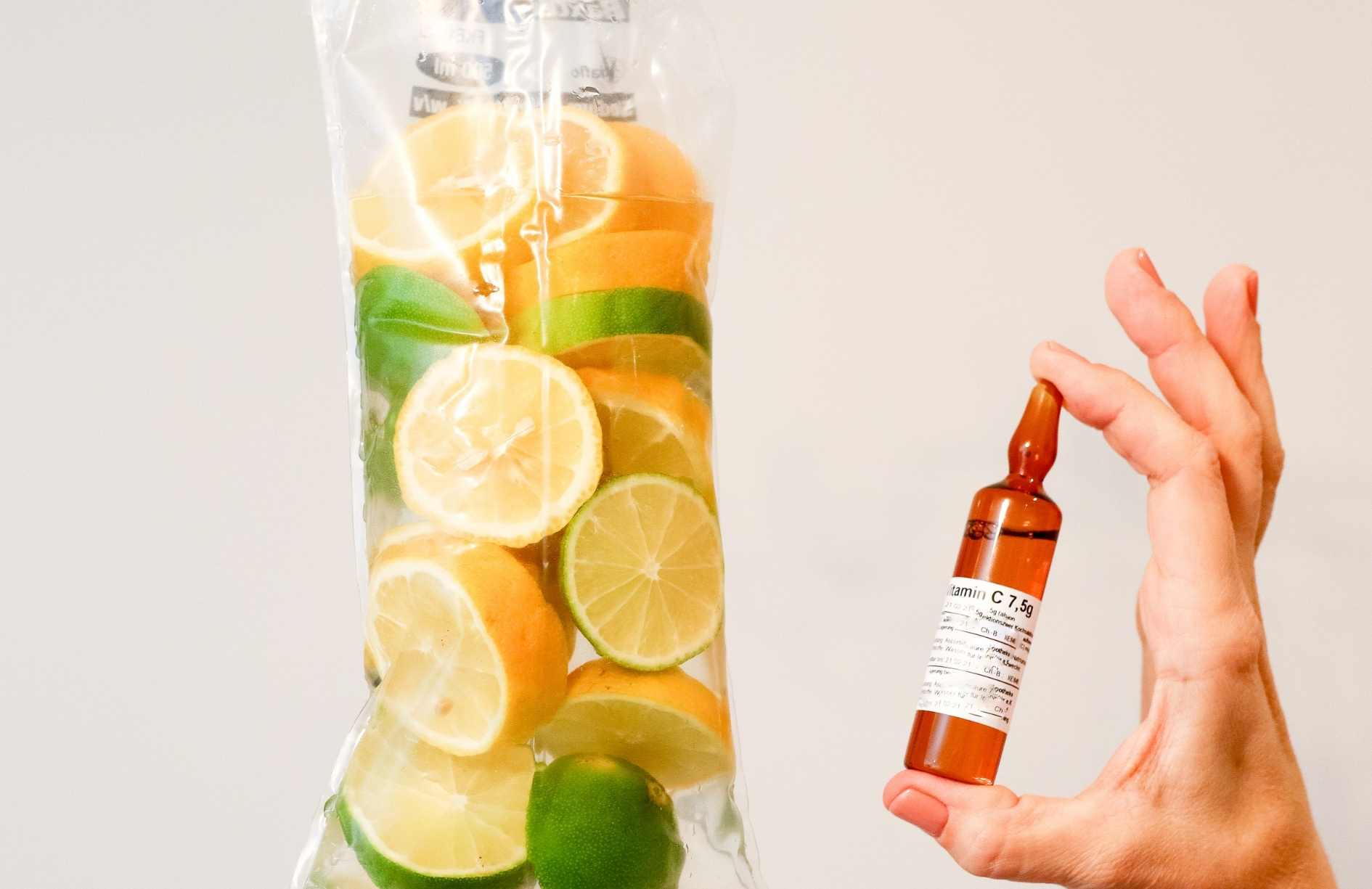 que tiene un suero de vitamina c