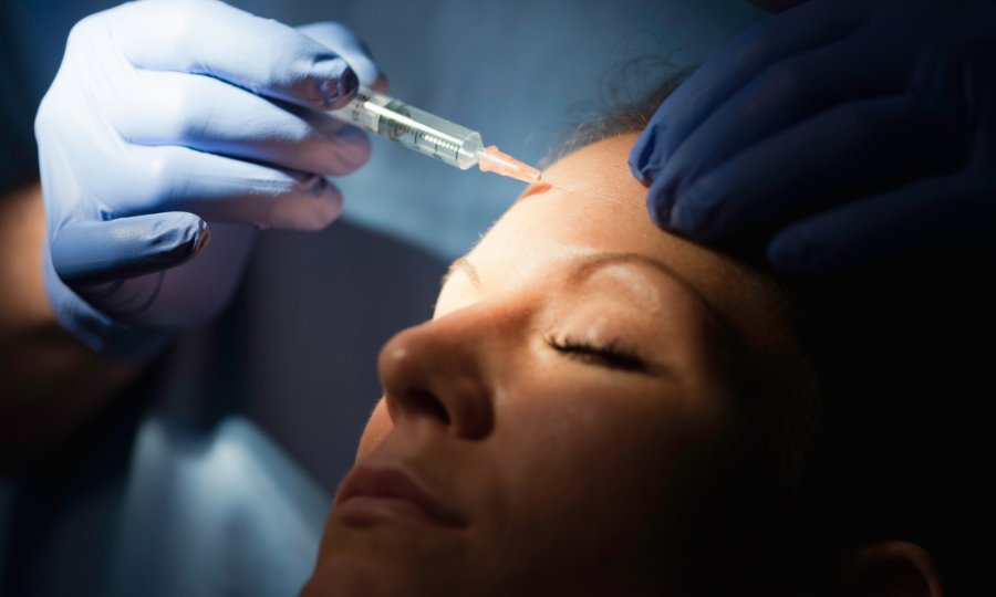 botox inyeccion frente mujer